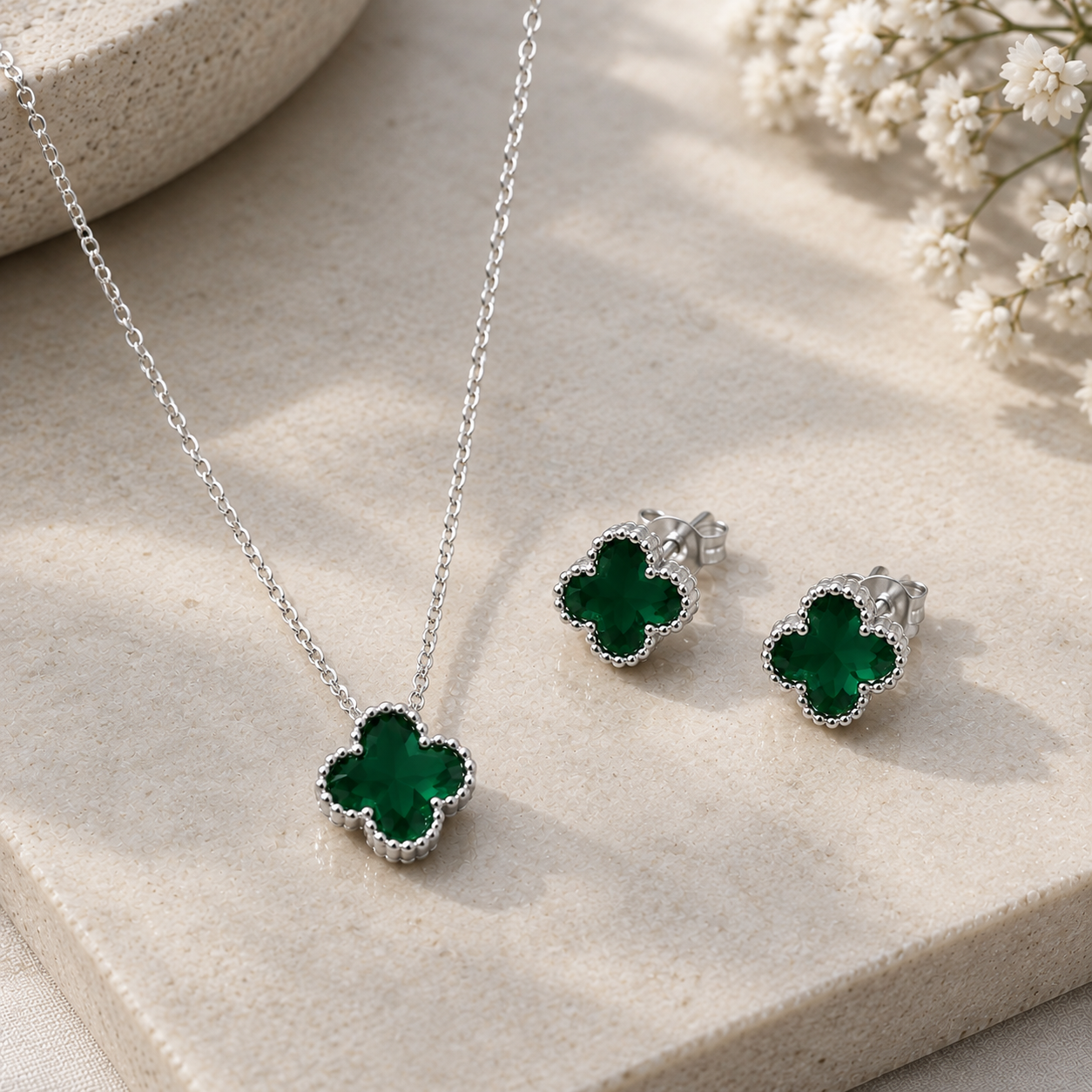 Ensemble Boucles d’oreilles et Collier Trèfle